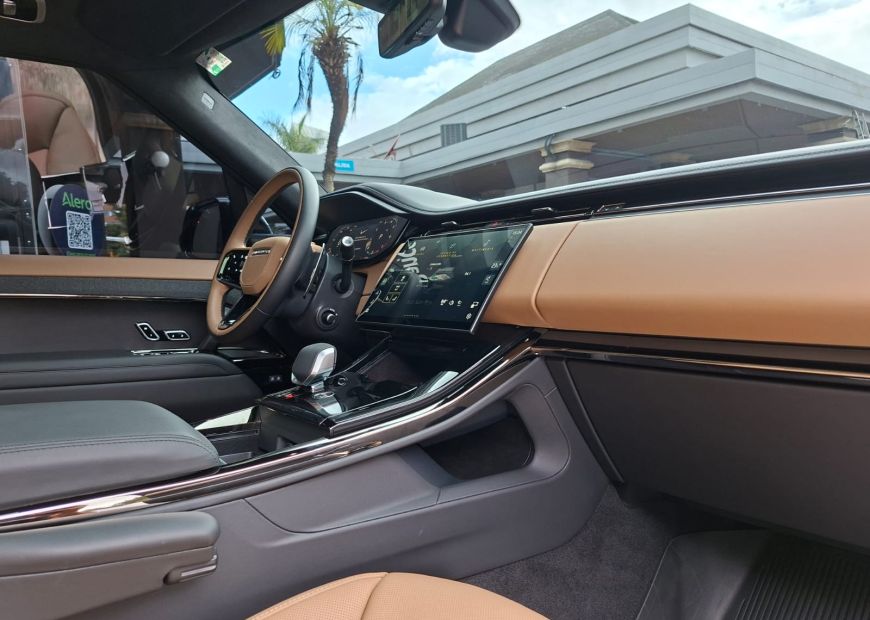 LAND ROVER RANGE ROVER (2025)