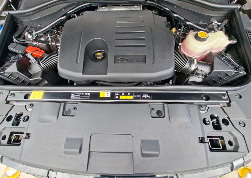 LAND ROVER RANGE ROVER (2025)