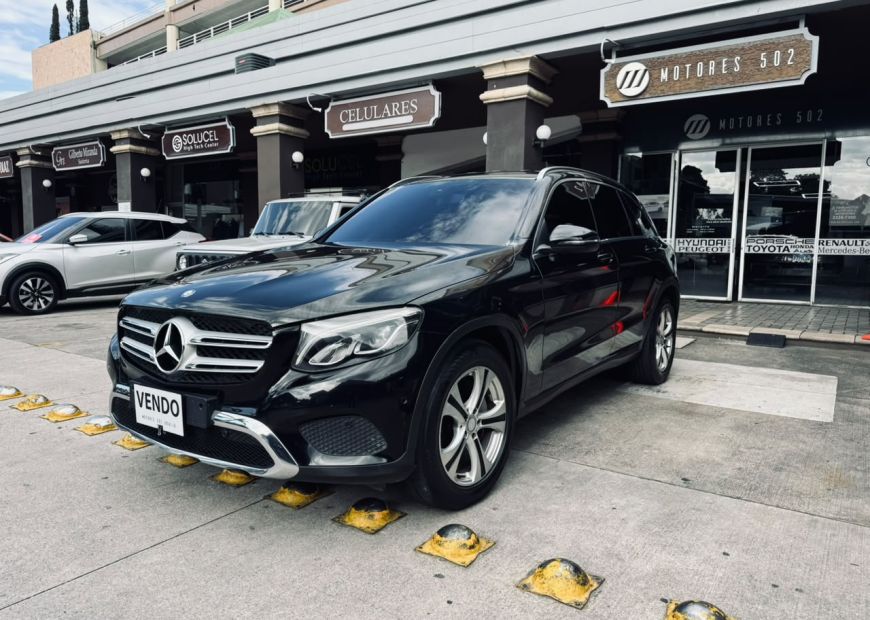 MERCEDES-BENZ GLC (2016)
