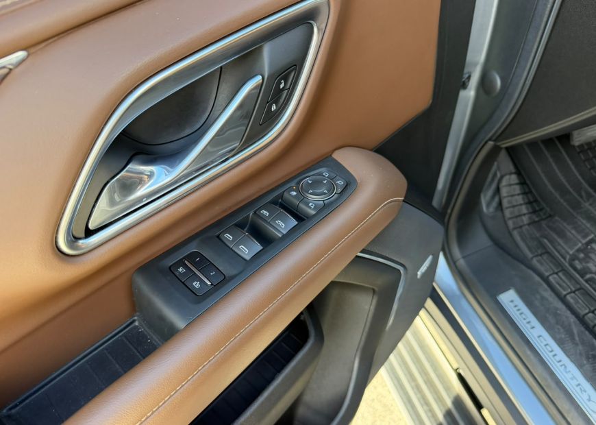 CHEVROLET TAHOE (2021)