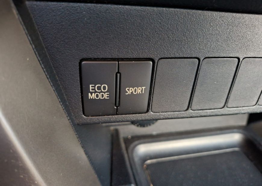 TOYOTA RAV4 (2014)