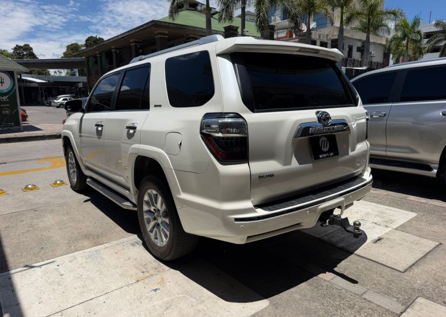 TOYOTA 4RUNNER (2016)