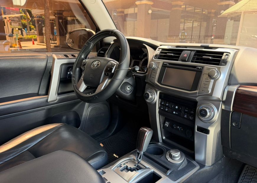 TOYOTA 4RUNNER (2016)