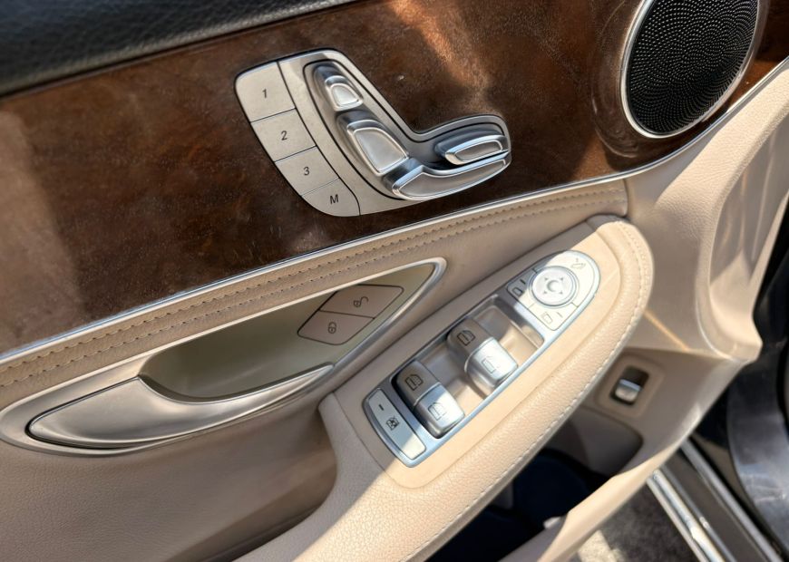 MERCEDES-BENZ C (2015)