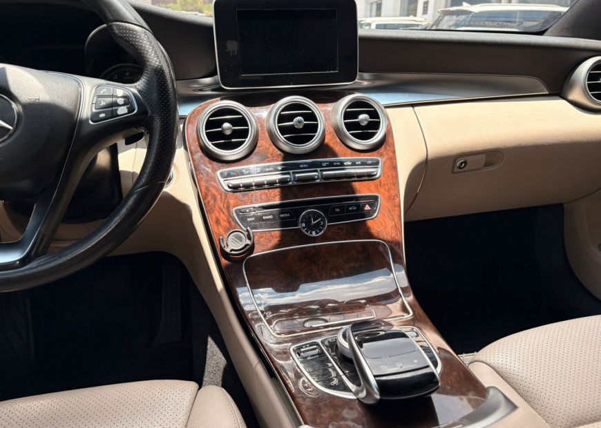 MERCEDES-BENZ C (2015)