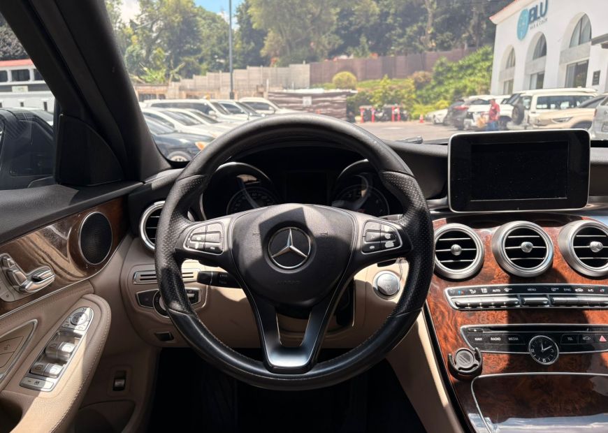 MERCEDES-BENZ C (2015)