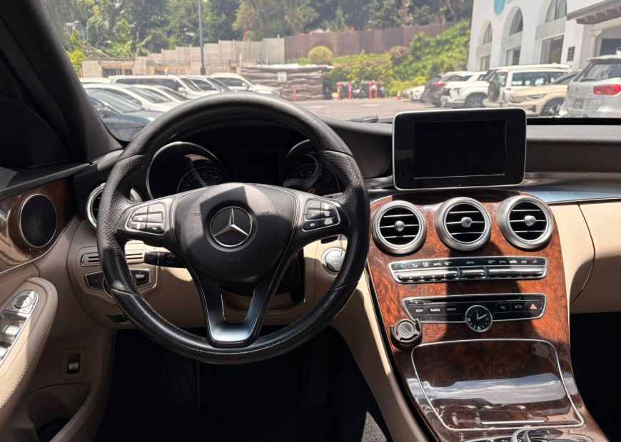 MERCEDES-BENZ C (2015)
