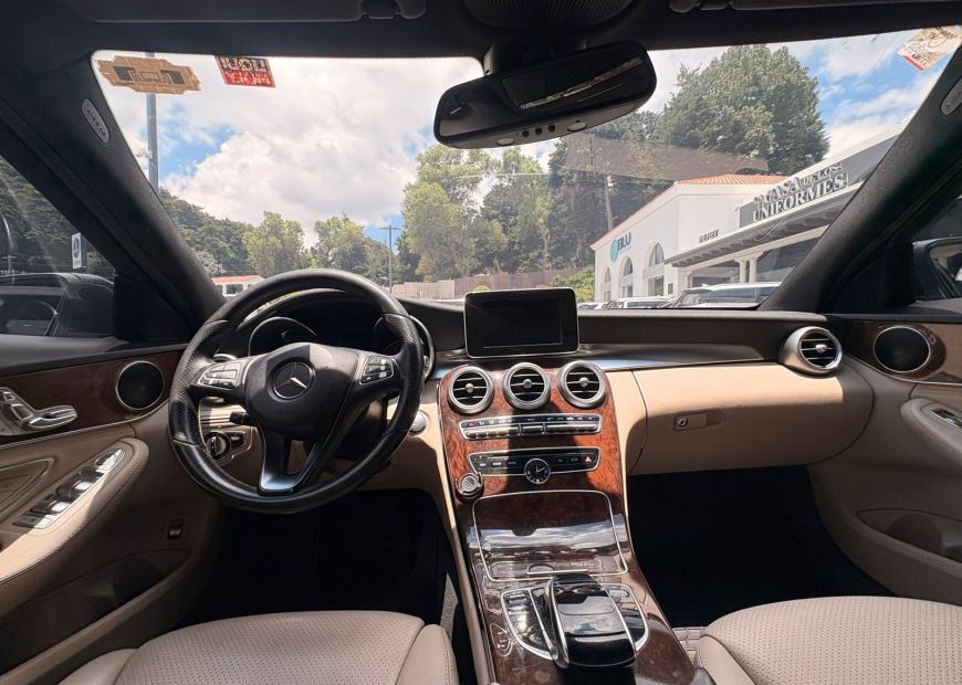 MERCEDES-BENZ C (2015)