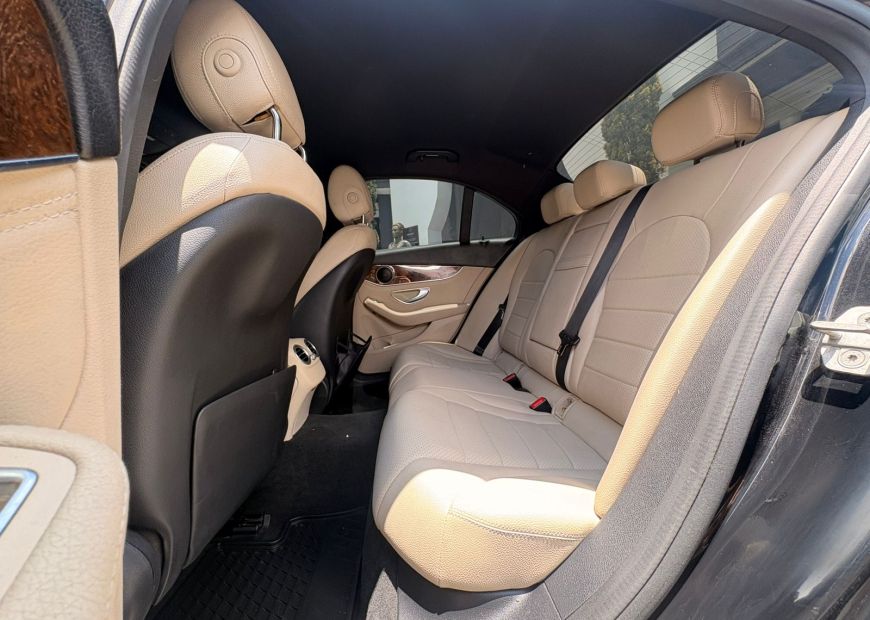 MERCEDES-BENZ C (2015)