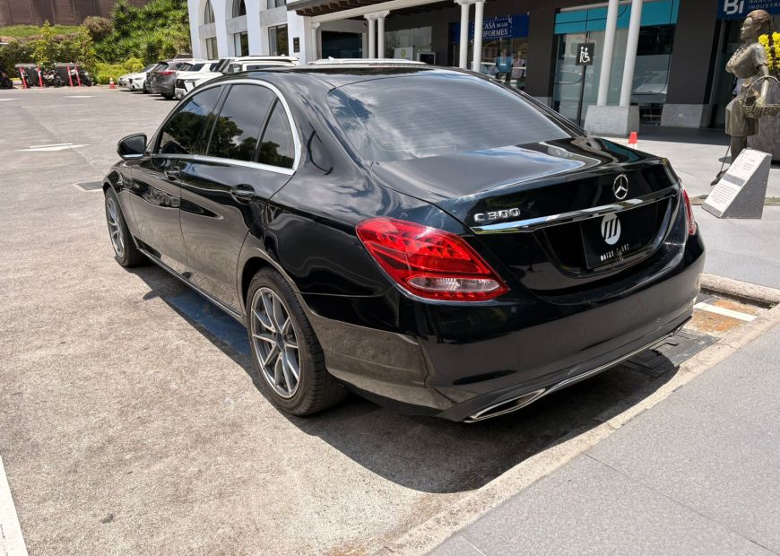 MERCEDES-BENZ C (2015)
