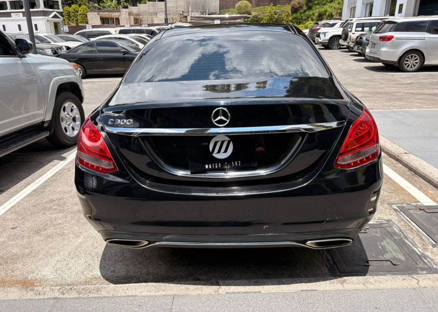 MERCEDES-BENZ C (2015)