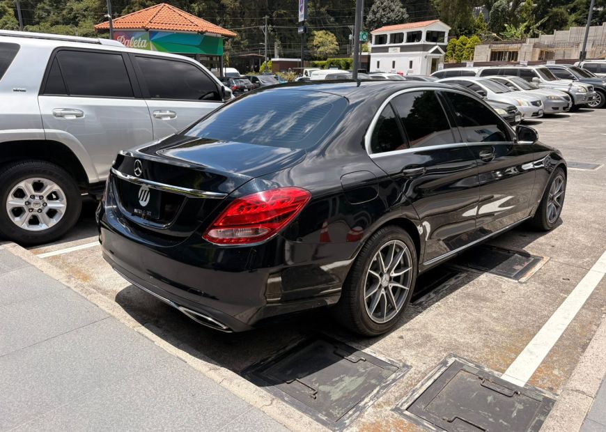 MERCEDES-BENZ C (2015)