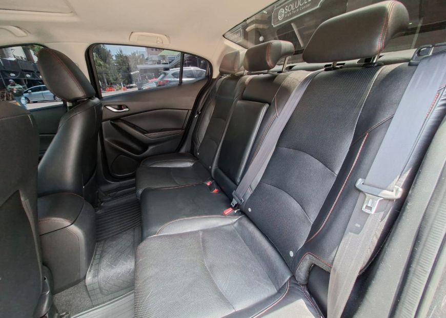 MAZDA 3 (2015)