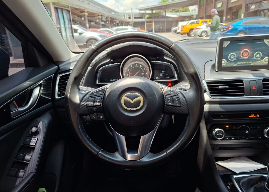 MAZDA 3 (2015)