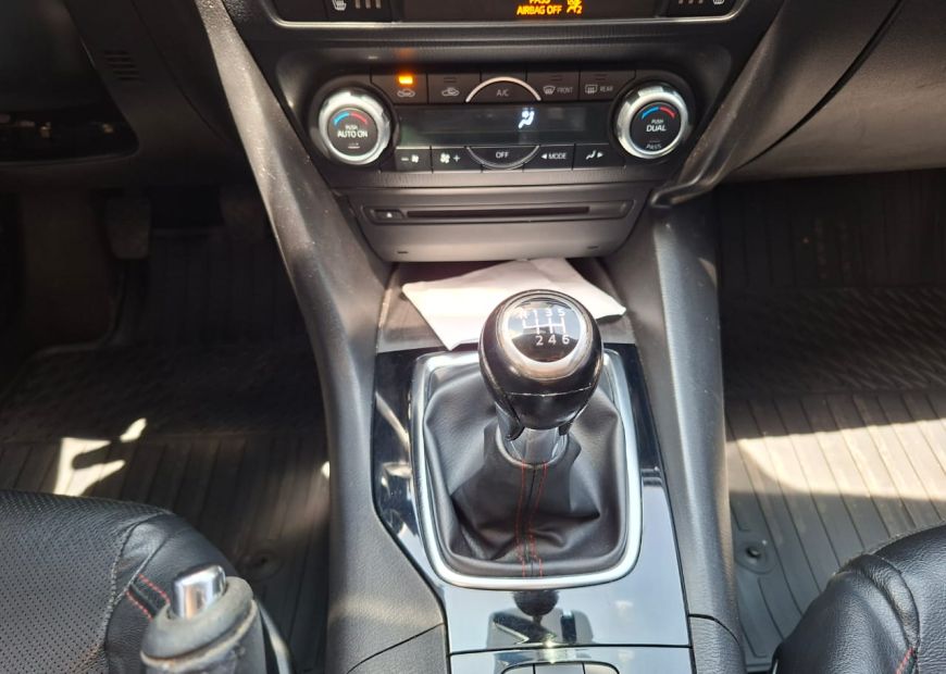 MAZDA 3 (2015)