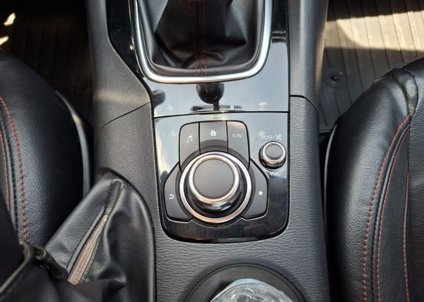 MAZDA 3 (2015)