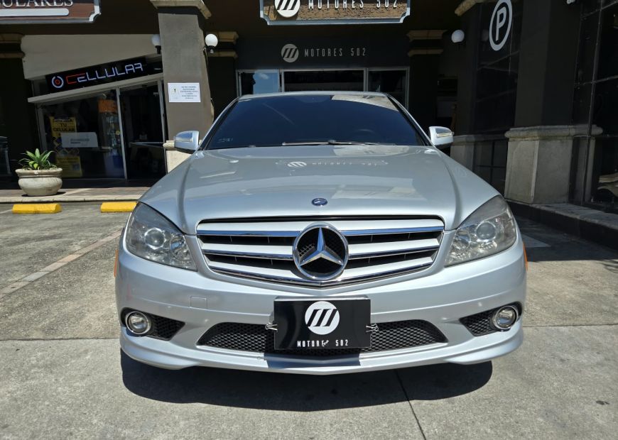 MERCEDES-BENZ C (2009)
