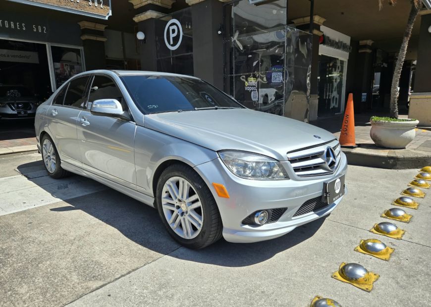 MERCEDES-BENZ C (2009)