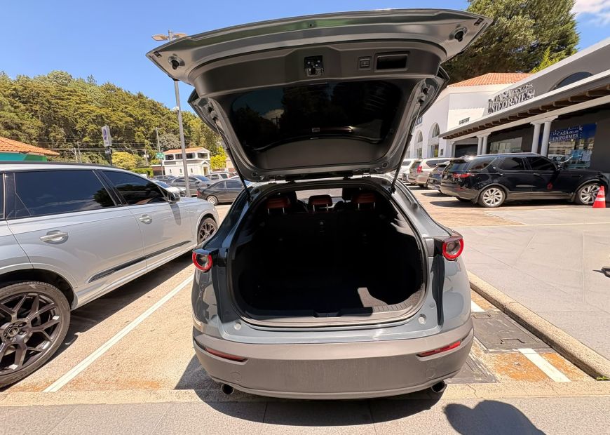 MAZDA CX-30 (2022)