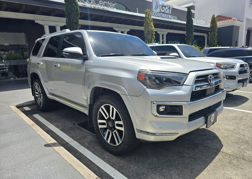 TOYOTA 4RUNNER (2022)