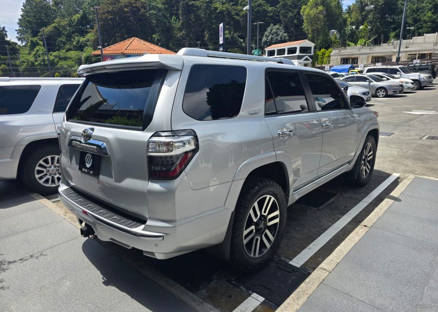 TOYOTA 4RUNNER (2022)